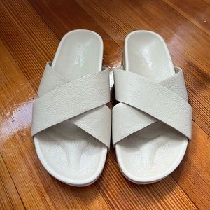Seychelles off-White Leather Slides Sz7